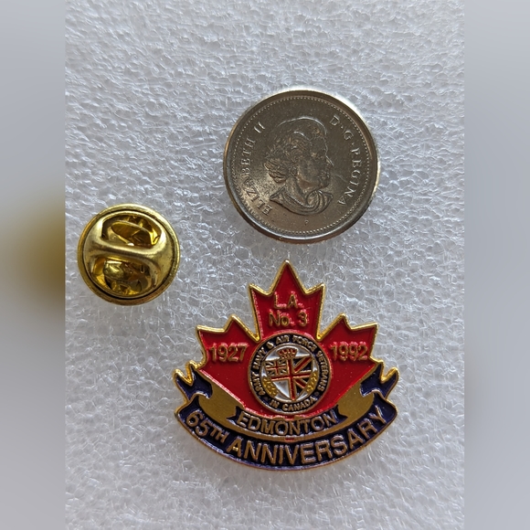 (3 for $20)  Canadian Veterans Anniversary Lapel Pin from Edmonton Alta 1927-92 - Picture 2 of 2